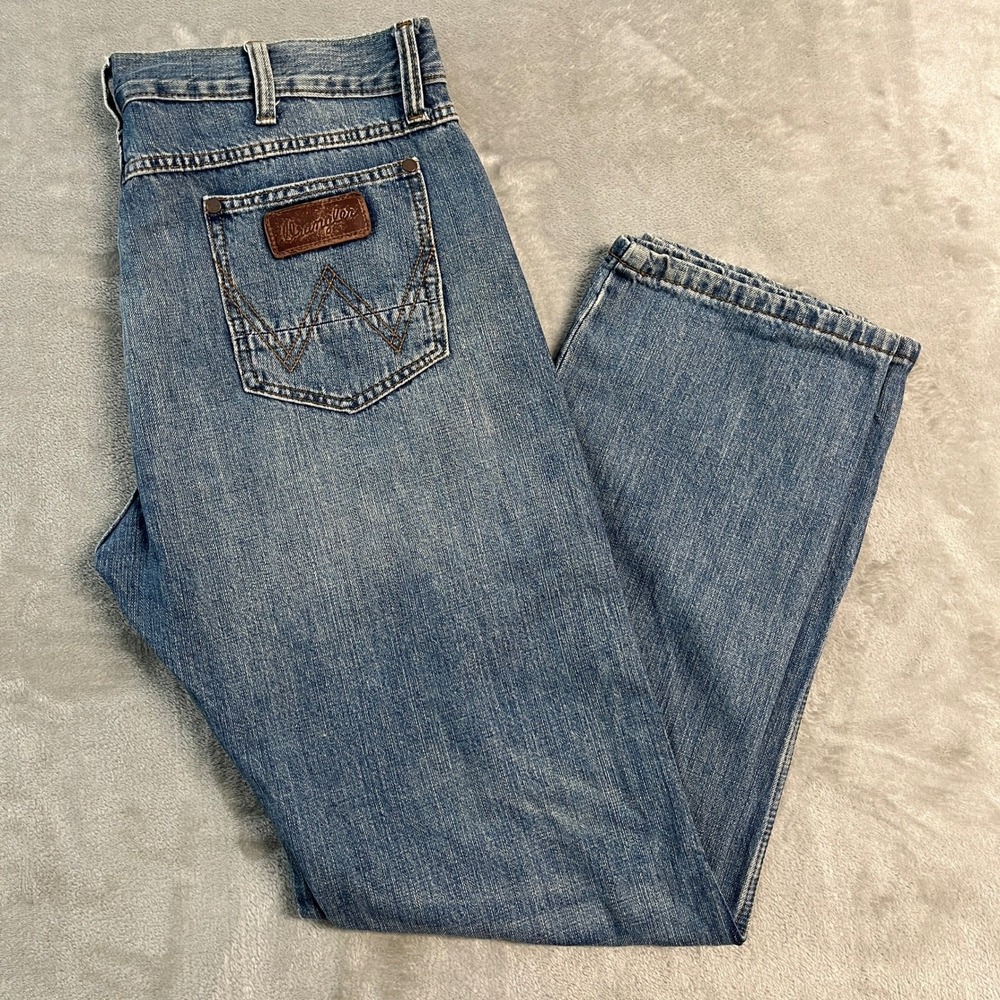 Wrangler Retro Slim Straight Jeans Mens 35x32 Medium Wash Blue Denim Western